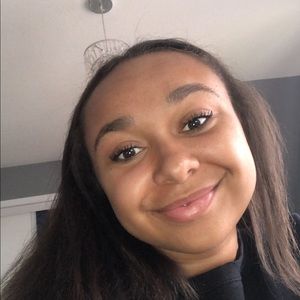 Meet your Posher, Janelle